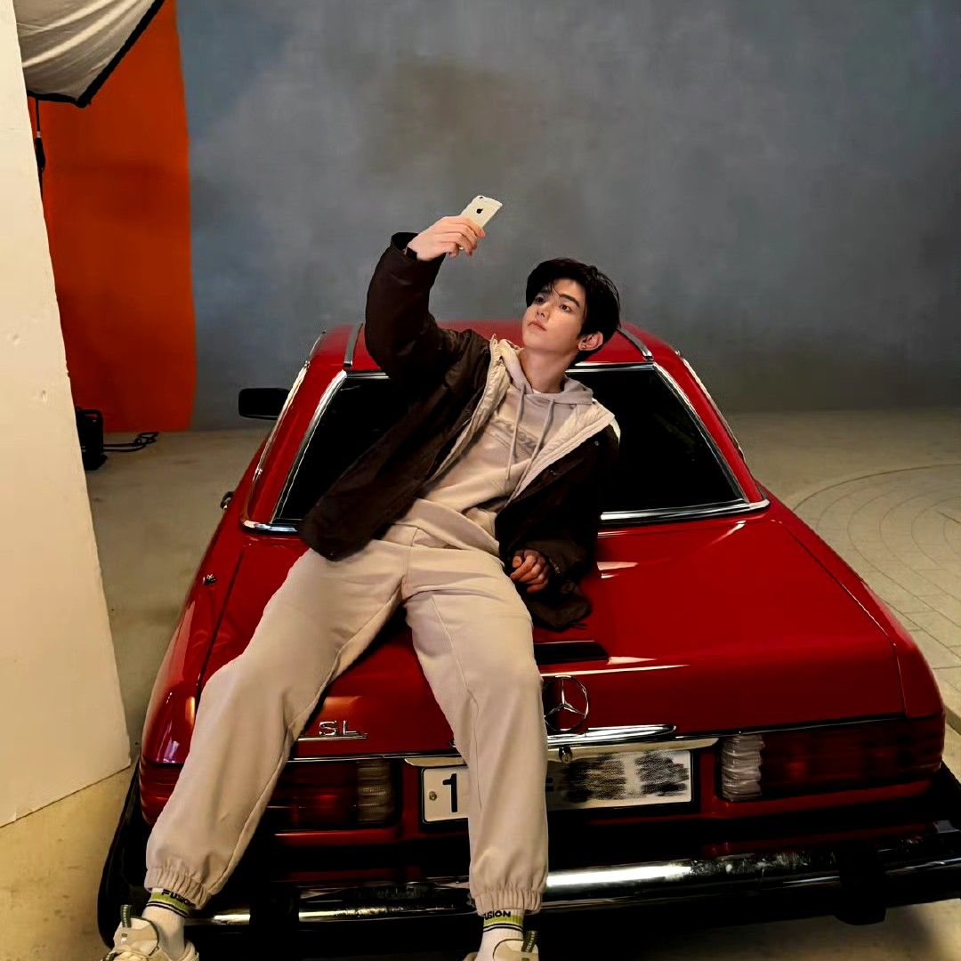 A moment captured by Zhang Hao (ZEROBASEONE)'s fan