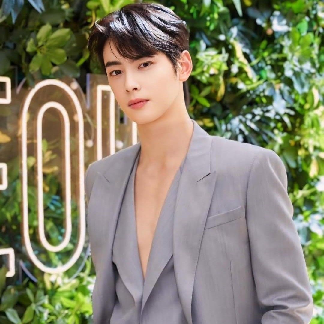 A moment captured by Eunwoo (ASTRO)'s fan