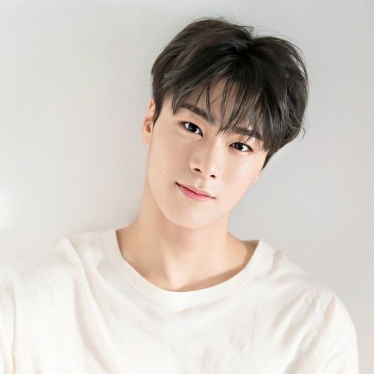 A moment captured by Moonbin (ASTRO)'s fan