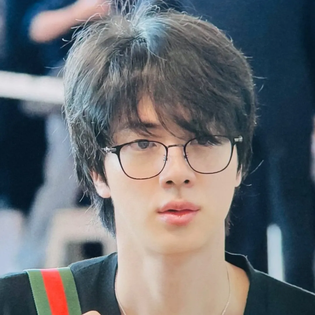 Momen yang diabadikan oleh penggemar Jin (BTS)