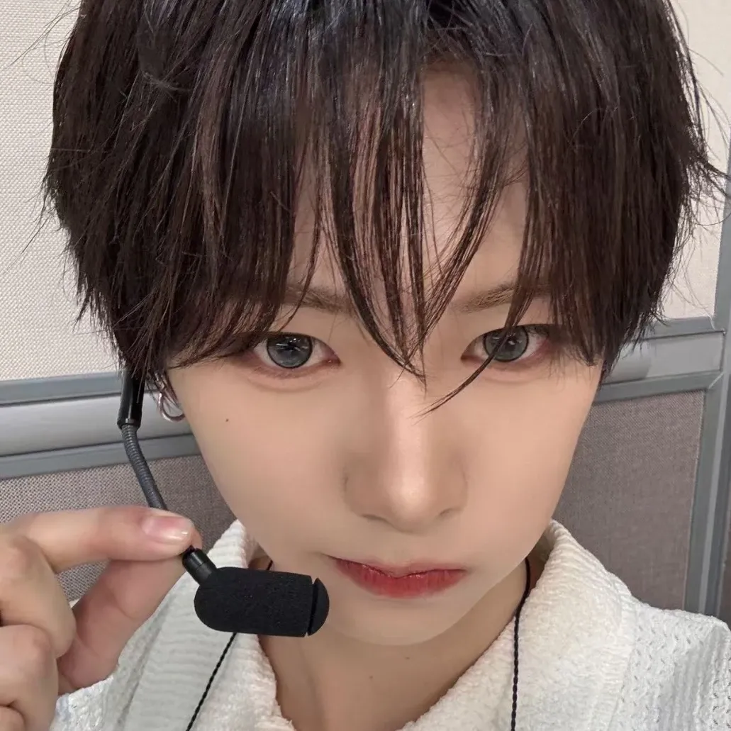 조우안신 (알파드라이브원)의 비하인드 컷