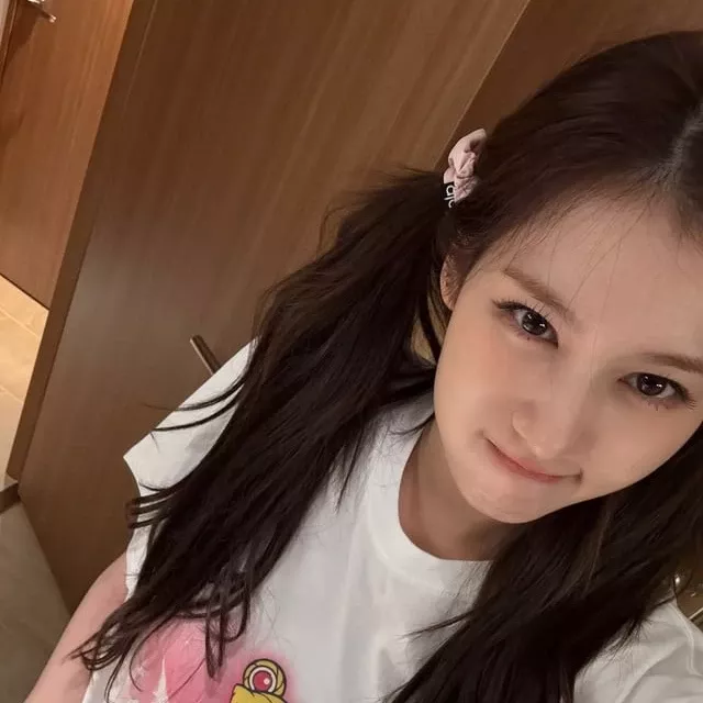 Foto terbaru Sana (TWICE)