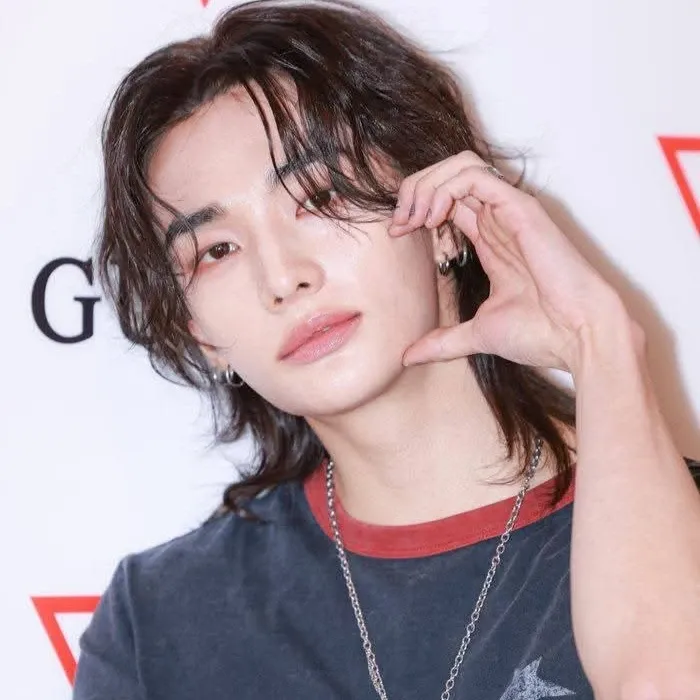 Behind-the-scenes cut of Stray Kids