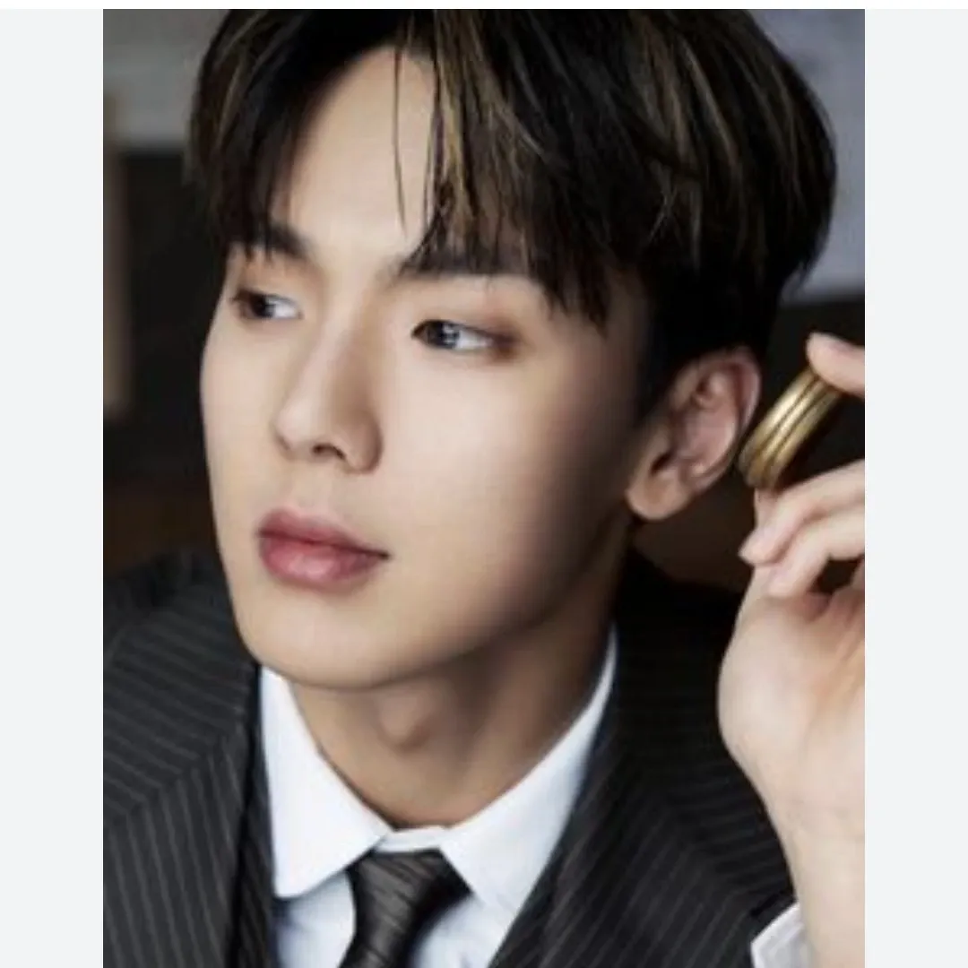 Foto aktivitas terbaru Shownu (MONSTA X)