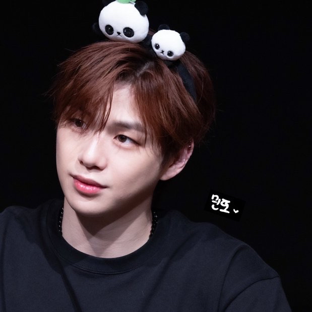 カン・ダニエルの舞台裏ショット