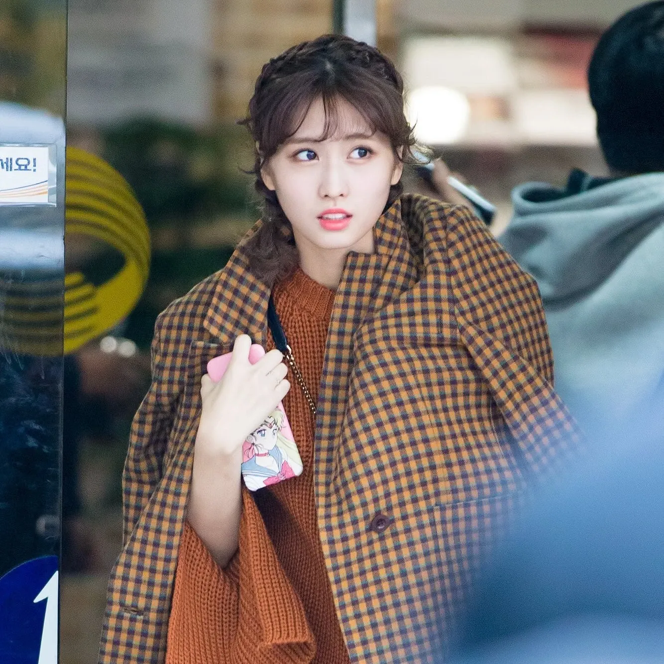 Momo (TWICE)的幕后花絮