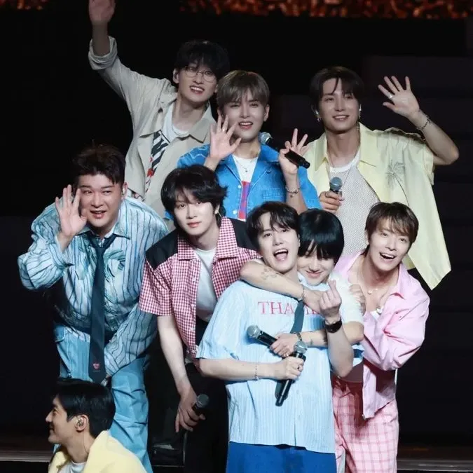 Behind-the-scenes cut of Super Junior