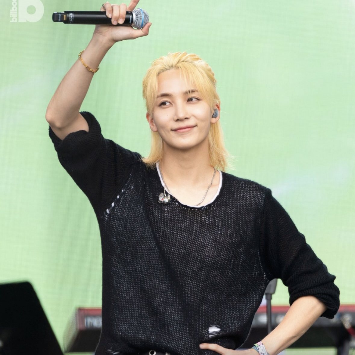 Recent activity shot of Jeonghan (SEVENTEEN)