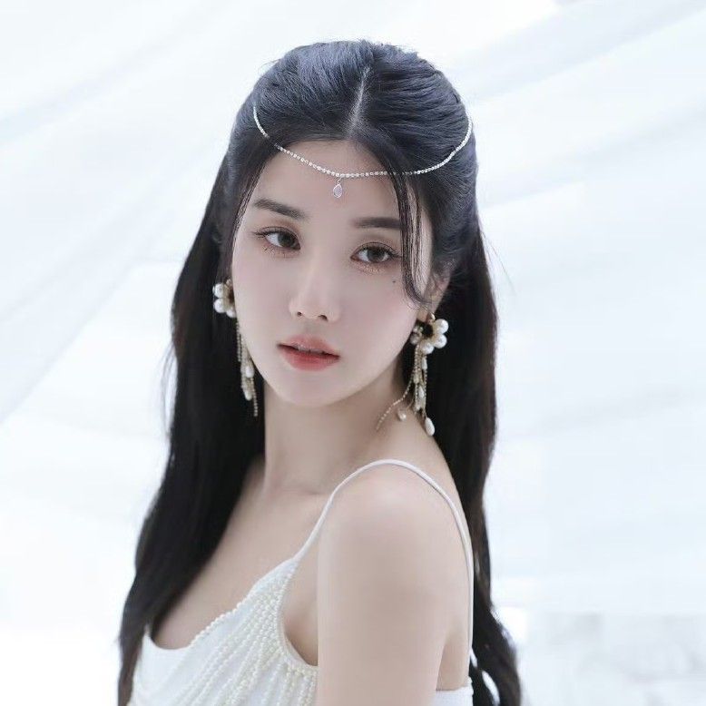 Behind-the-scenes cut of Kwon Eunbi