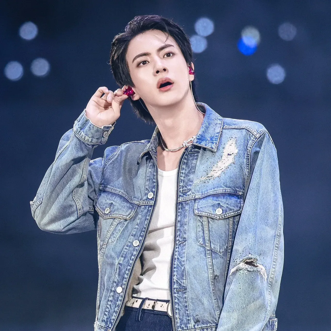 진 (방탄소년단)의 최신 사진