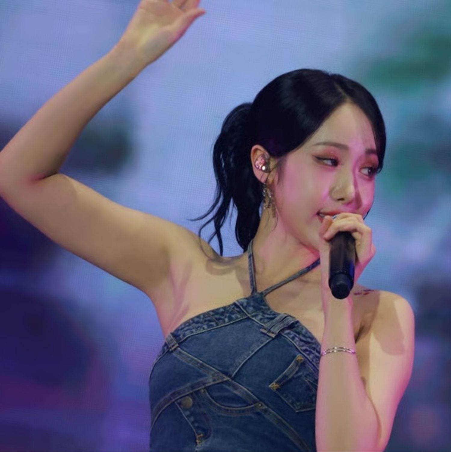 Recent activity shot of VIVIZ