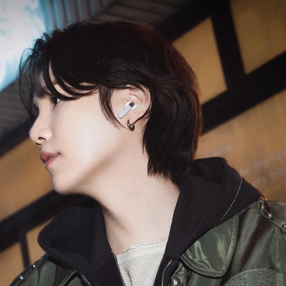 Behind-the-scenes cut of SUGA (BTS)