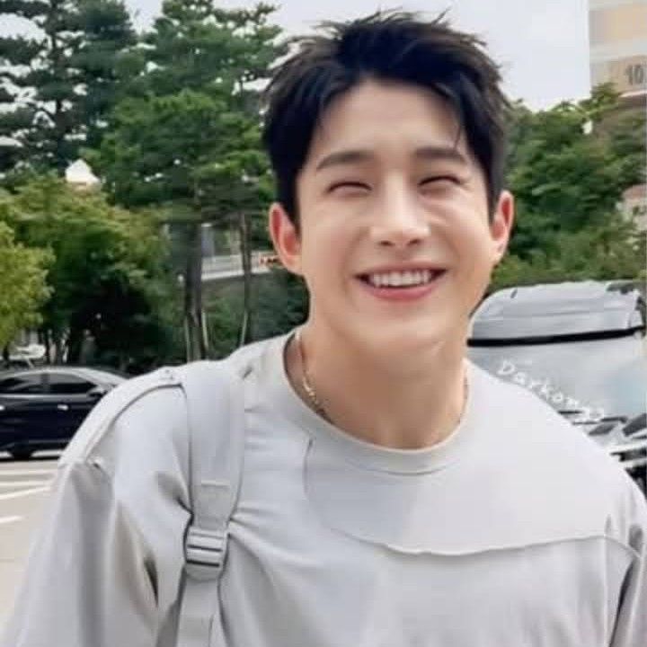 A moment captured by Jinjin (ASTRO)'s fan