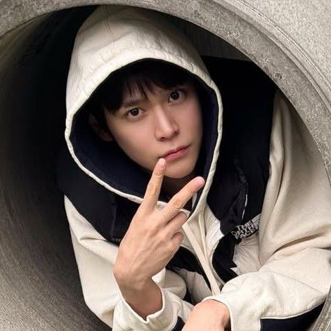 Behind-the-scenes cut of Eunseok (RIIZE)