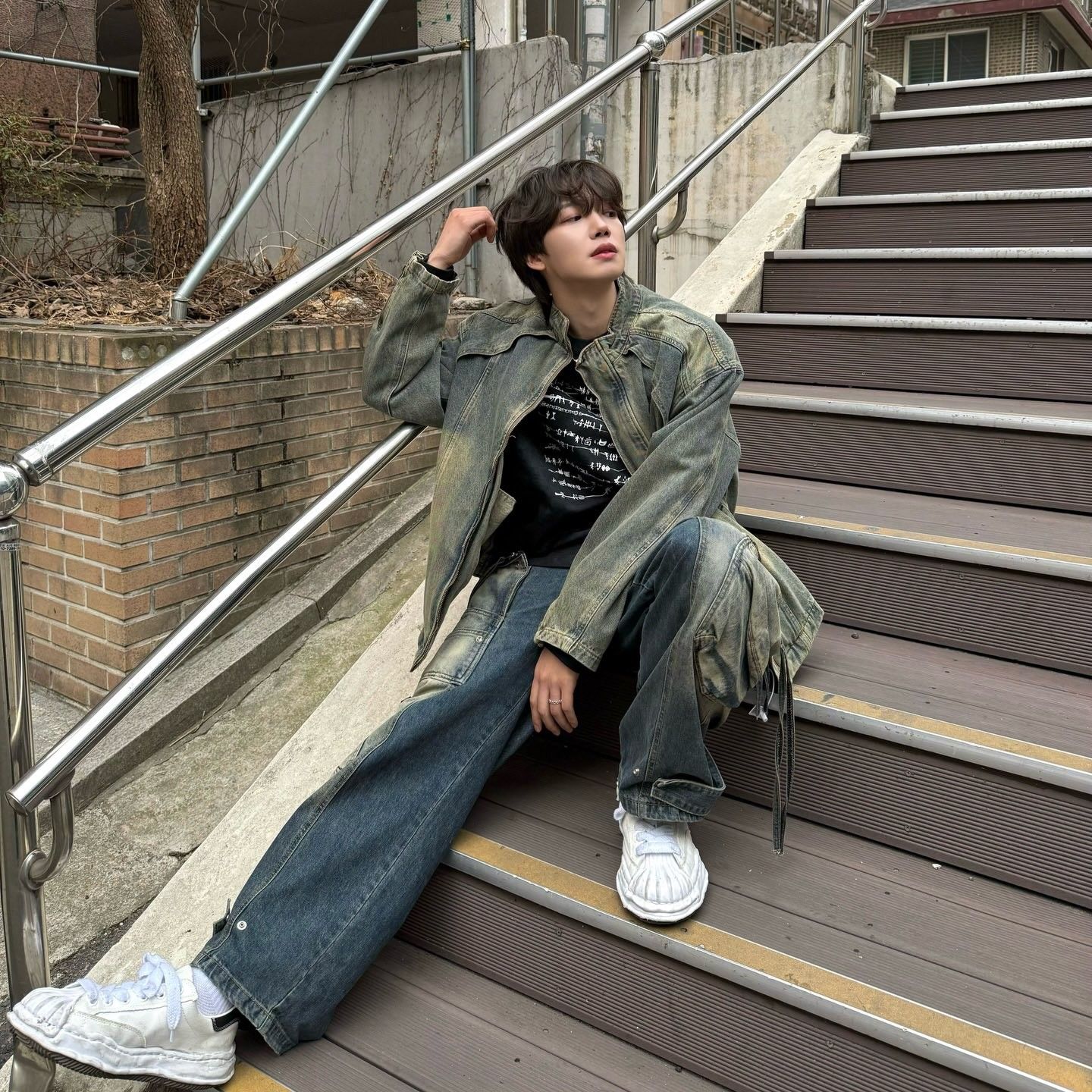 Behind-the-scenes cut of Lim Youngmin