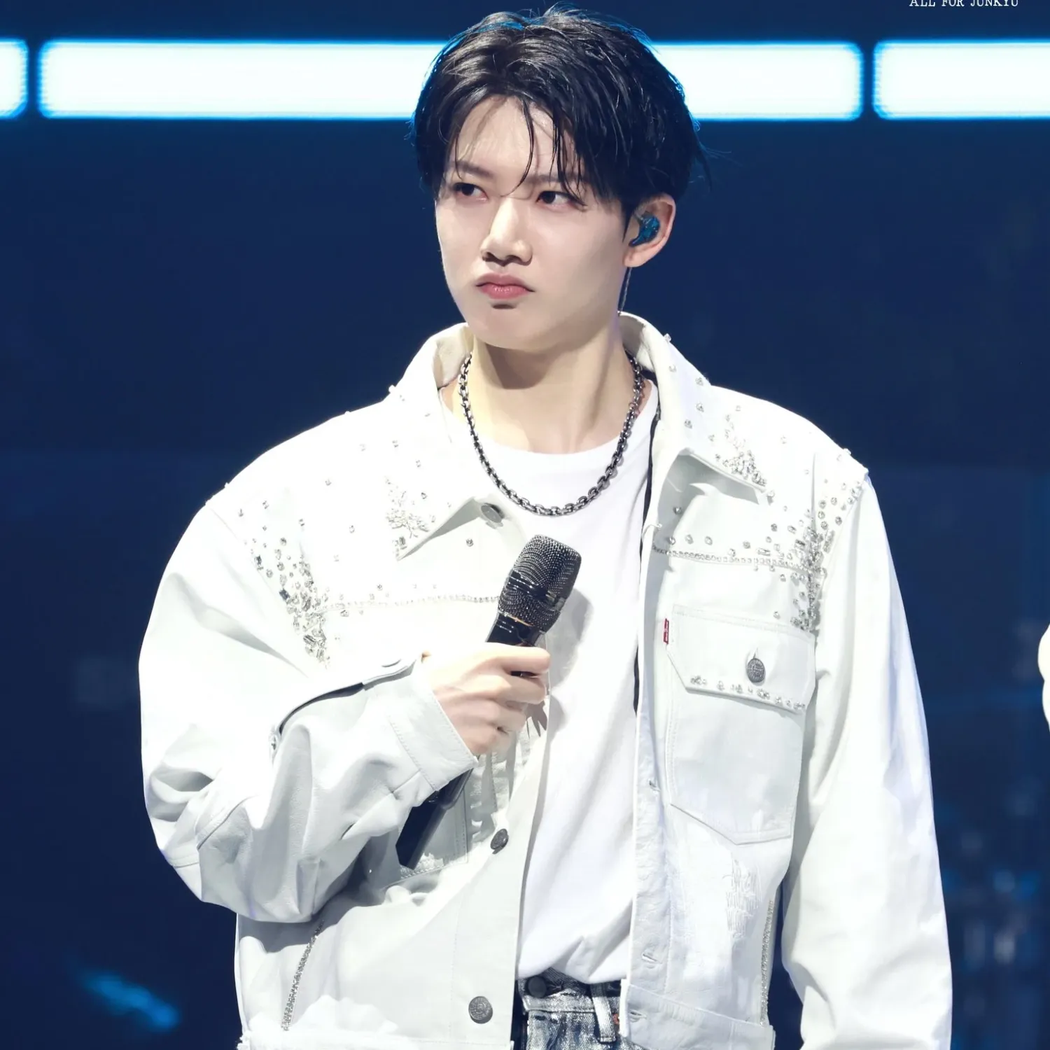 俊奎 (TREASURE)粉丝拍下的瞬间