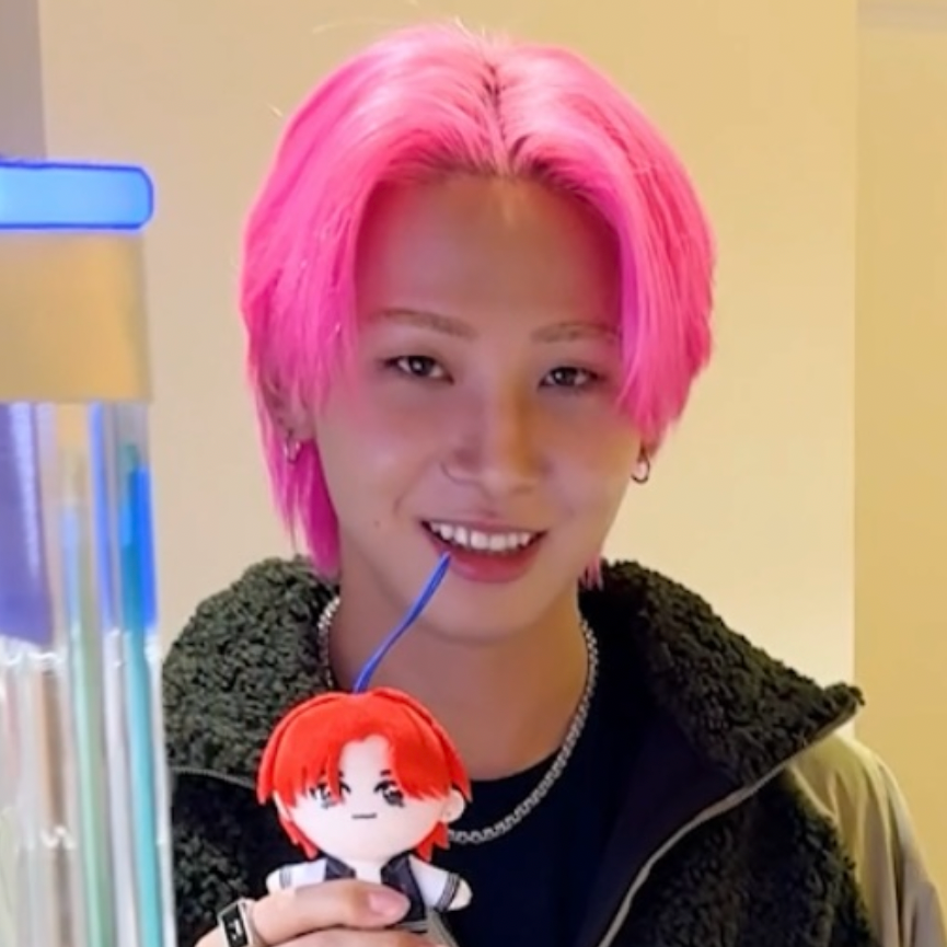 Recent activity shot of Kawashiri Ren (JO1)