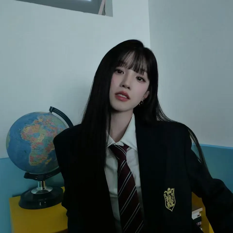 Foto aktivitas terbaru Yuqi (i-dle)