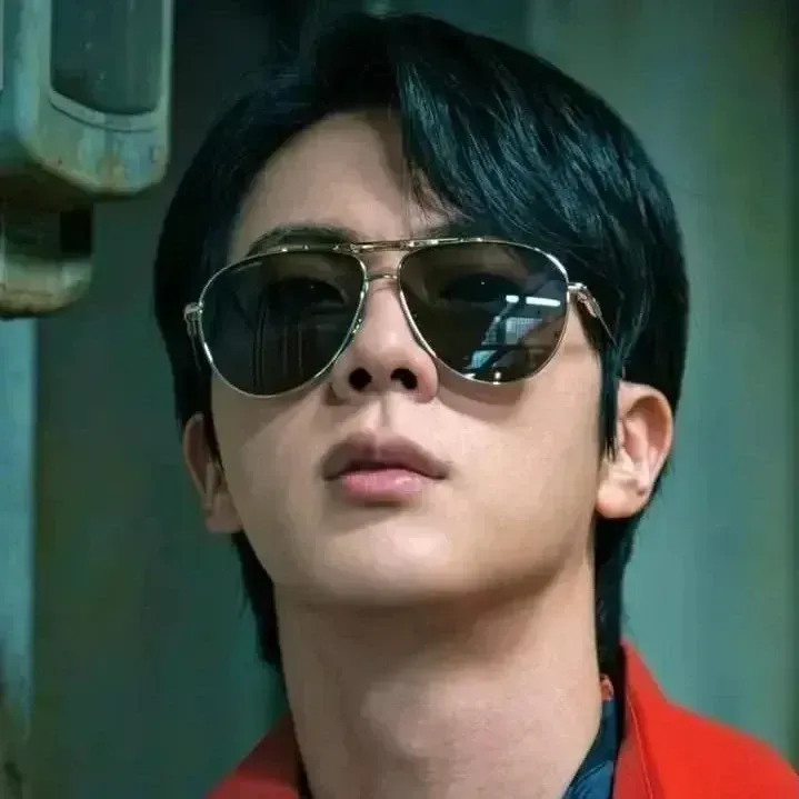 Momen yang diabadikan oleh penggemar Jin (BTS)