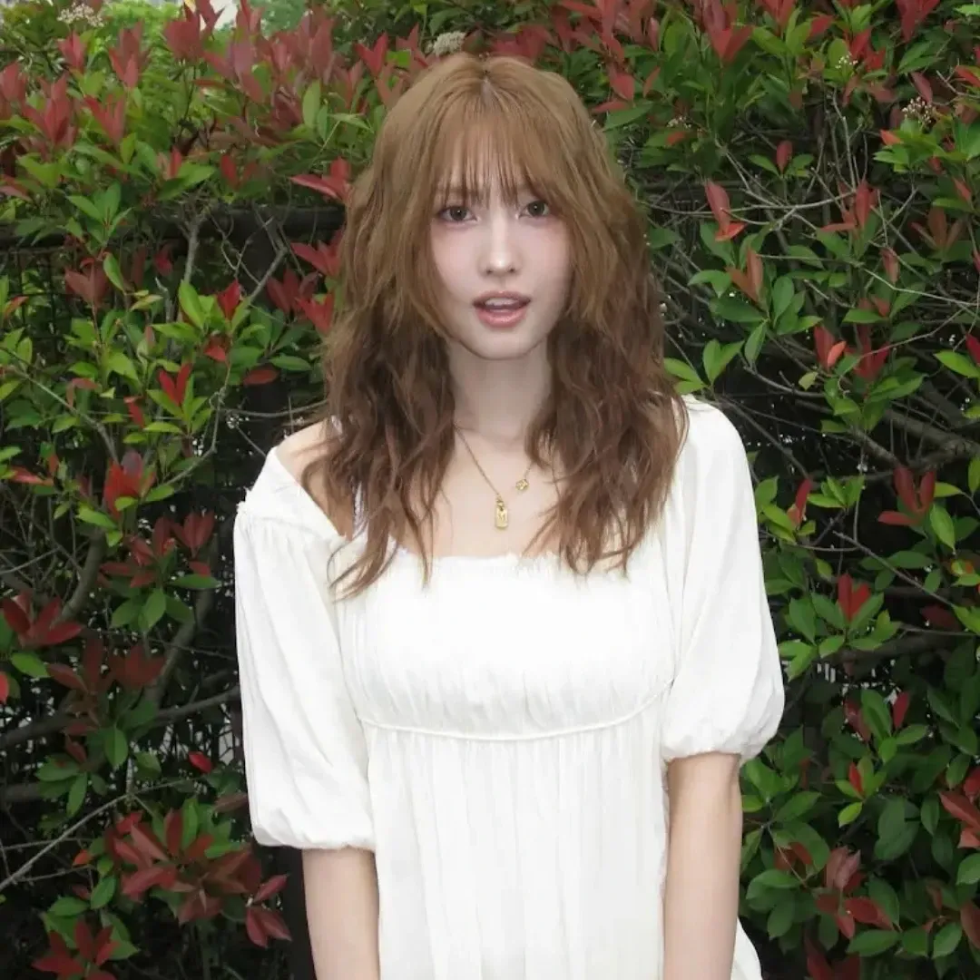 Foto aktivitas terbaru Momo (TWICE)