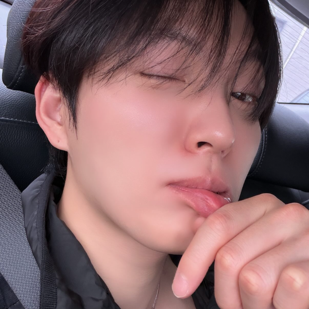 Behind-the-scenes cut of HEECHAN (DKB)