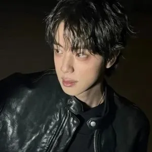 진 (방탄소년단)의 최신 사진