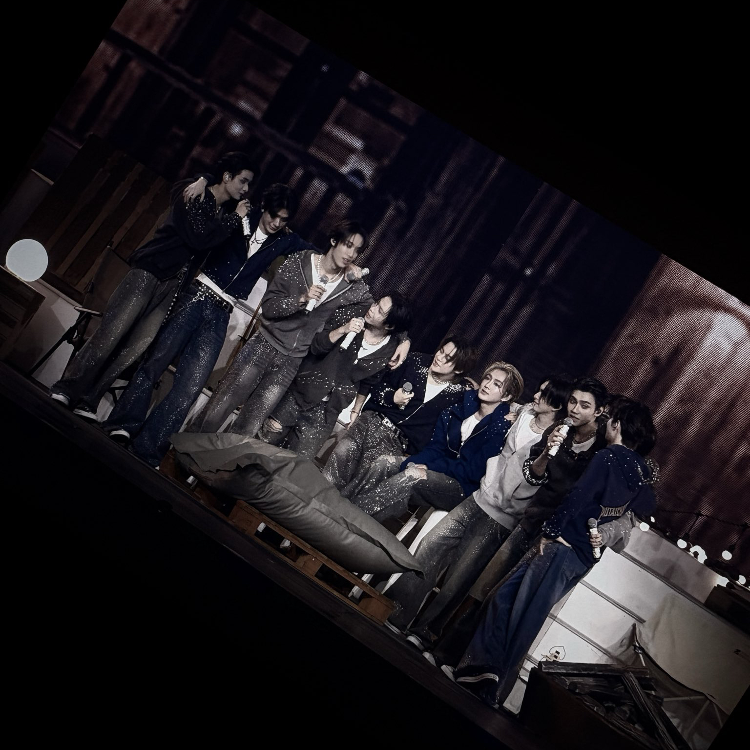 Behind-the-scenes cut of BUS