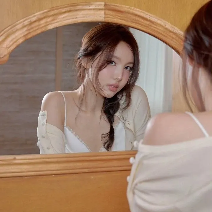 Foto aktivitas terbaru Nayeon (TWICE)