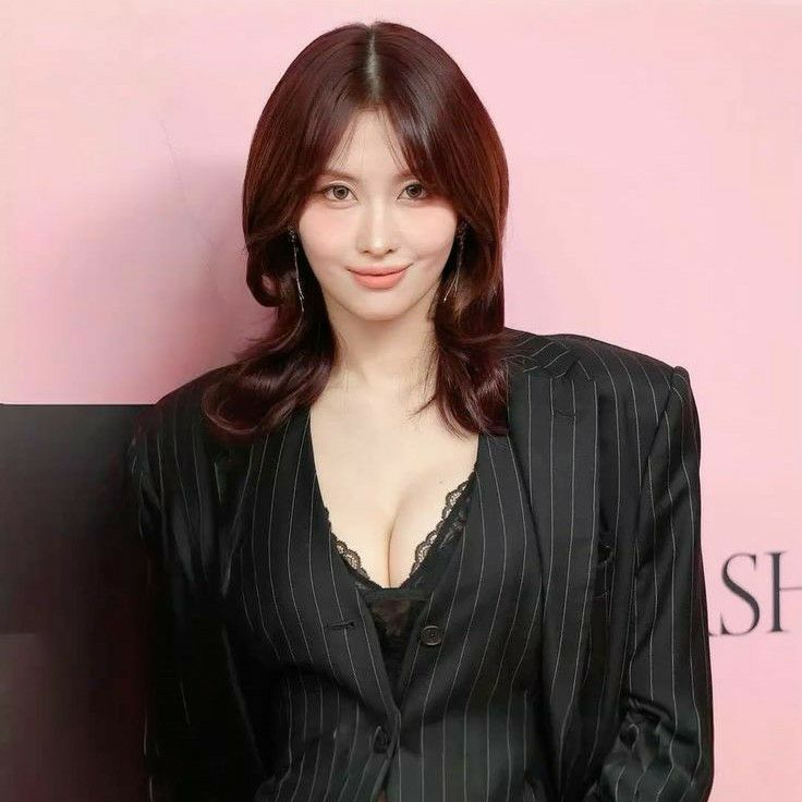 Latest photo of Momo (TWICE)