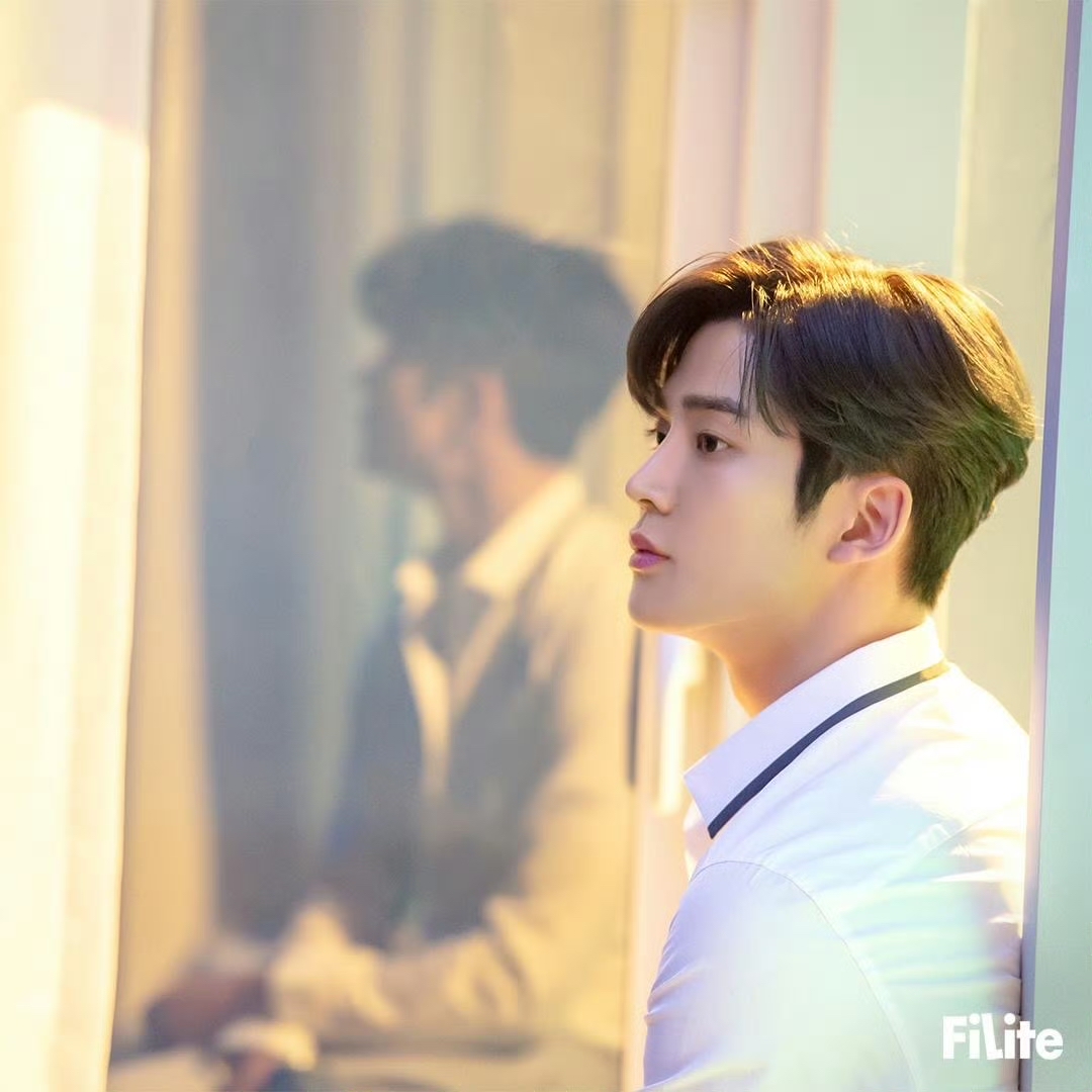 A moment captured by Rowoon's fan