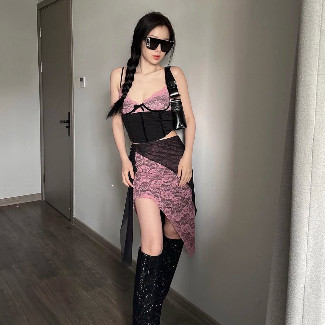 A moment captured by Esther Yu's fan