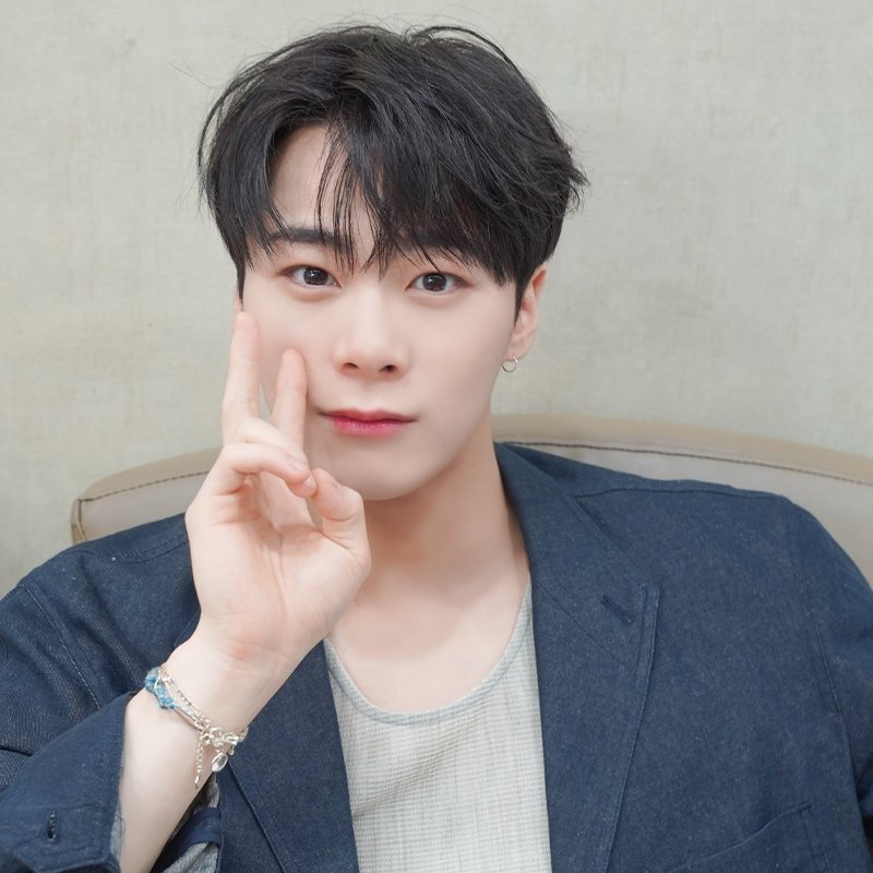 Behind-the-scenes cut of Moonbin (ASTRO)