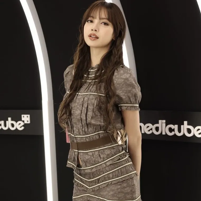 Foto terbaru Lisa (BLACKPINK)