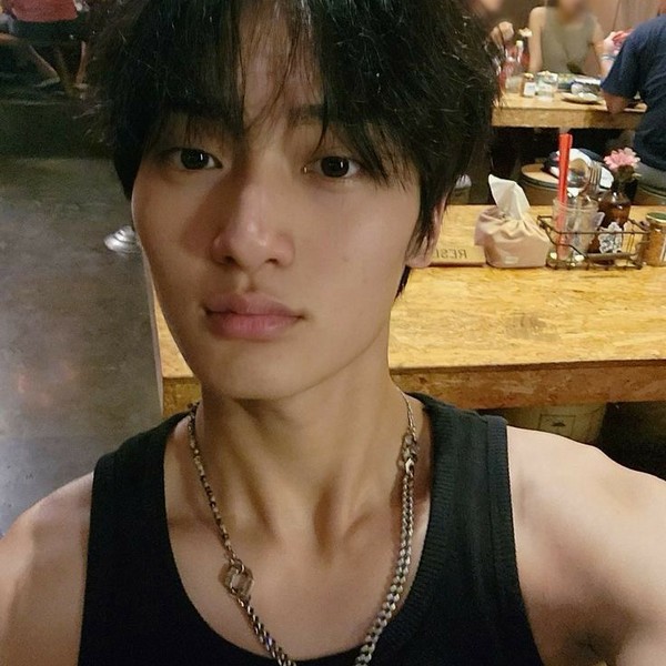 Popular profile picture of Taeyoung (CRAVITY) loved by fans