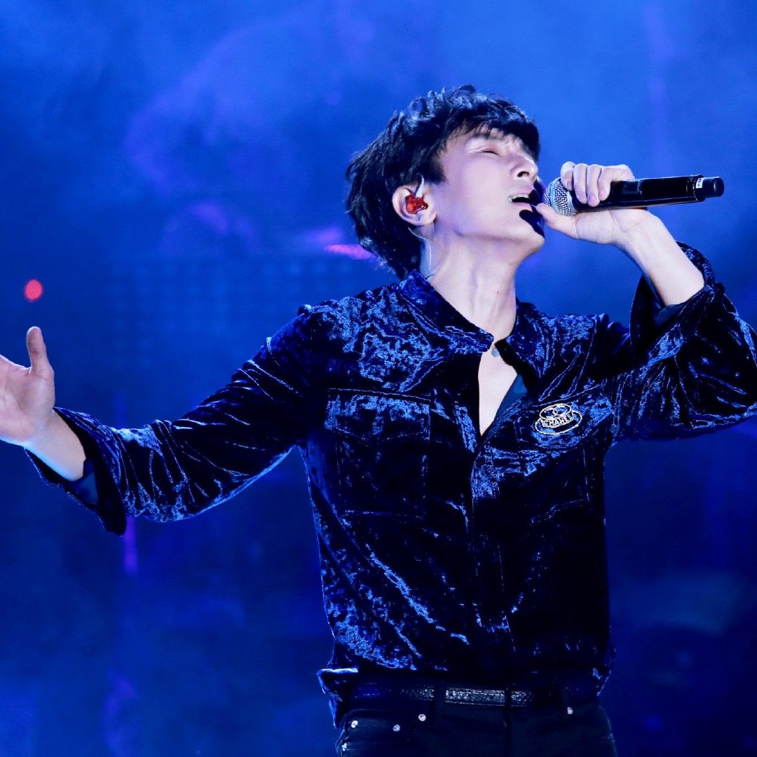 Behind-the-scenes cut of Kim Dongwan (SHINHWA)