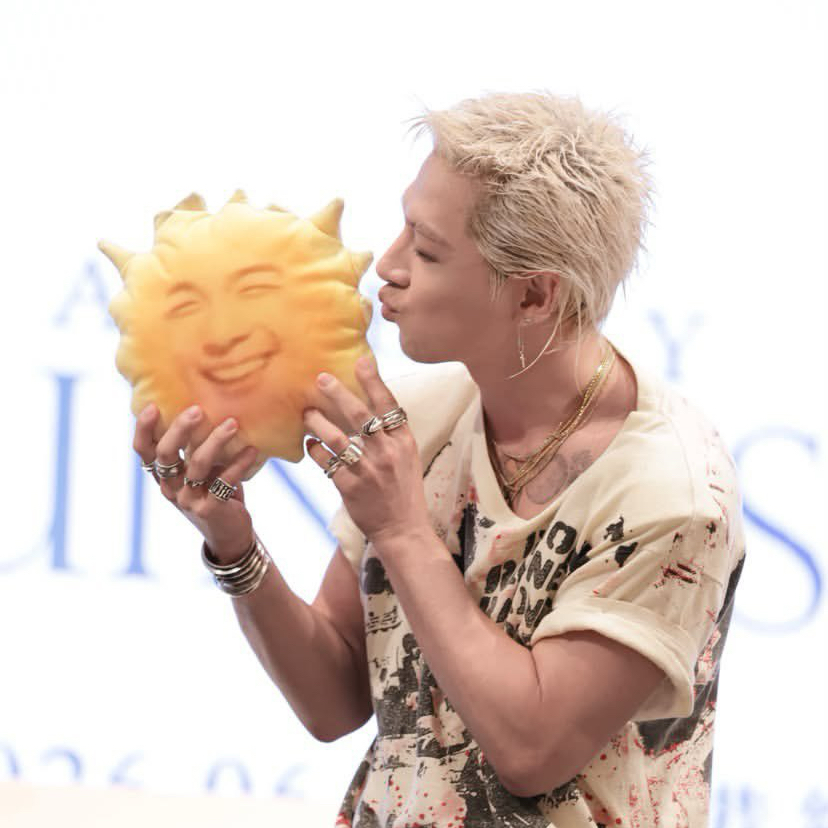 Recent activity shot of Taeyang (BIGBANG)