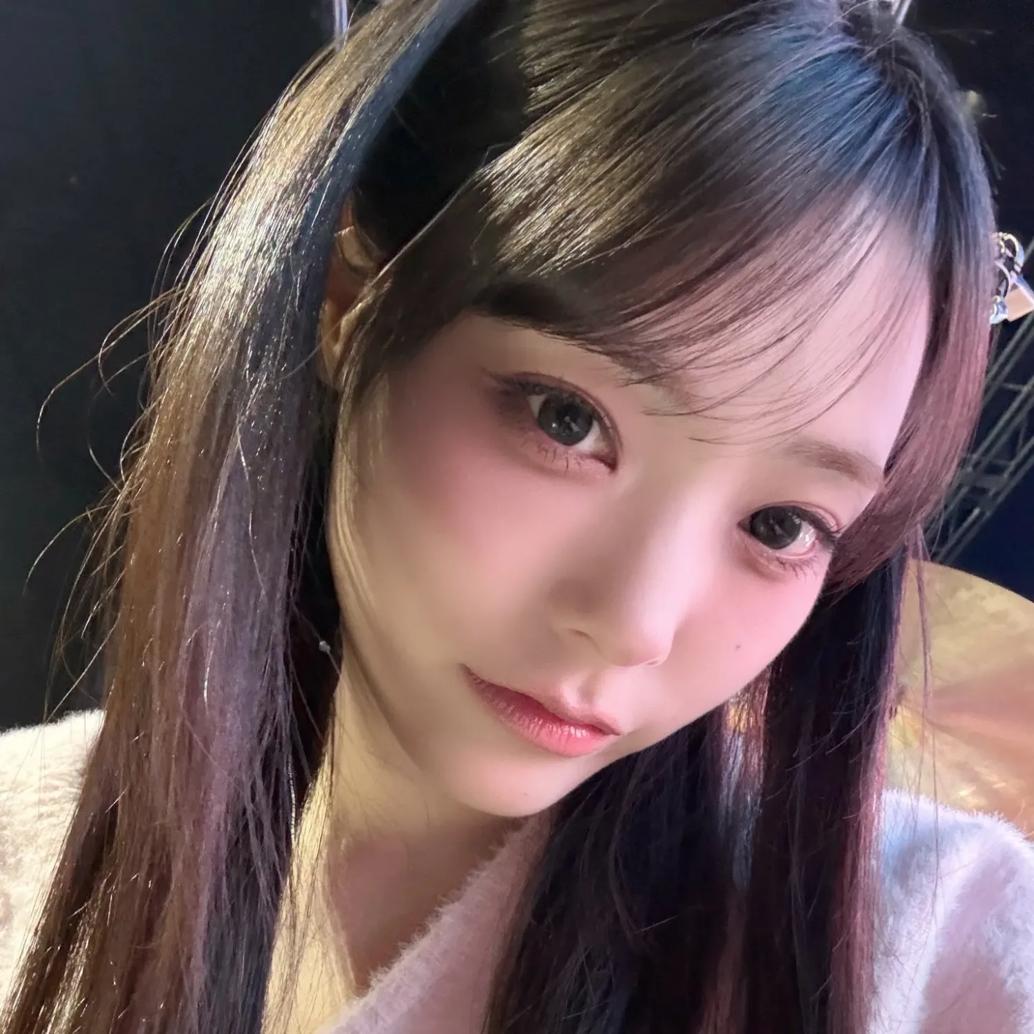 Behind-the-scenes cut of Siyeon (QWER)