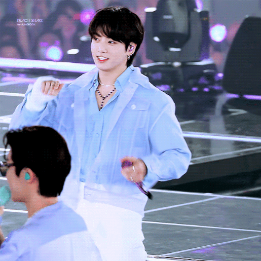 Momen yang diabadikan oleh penggemar Jungkook (BTS)