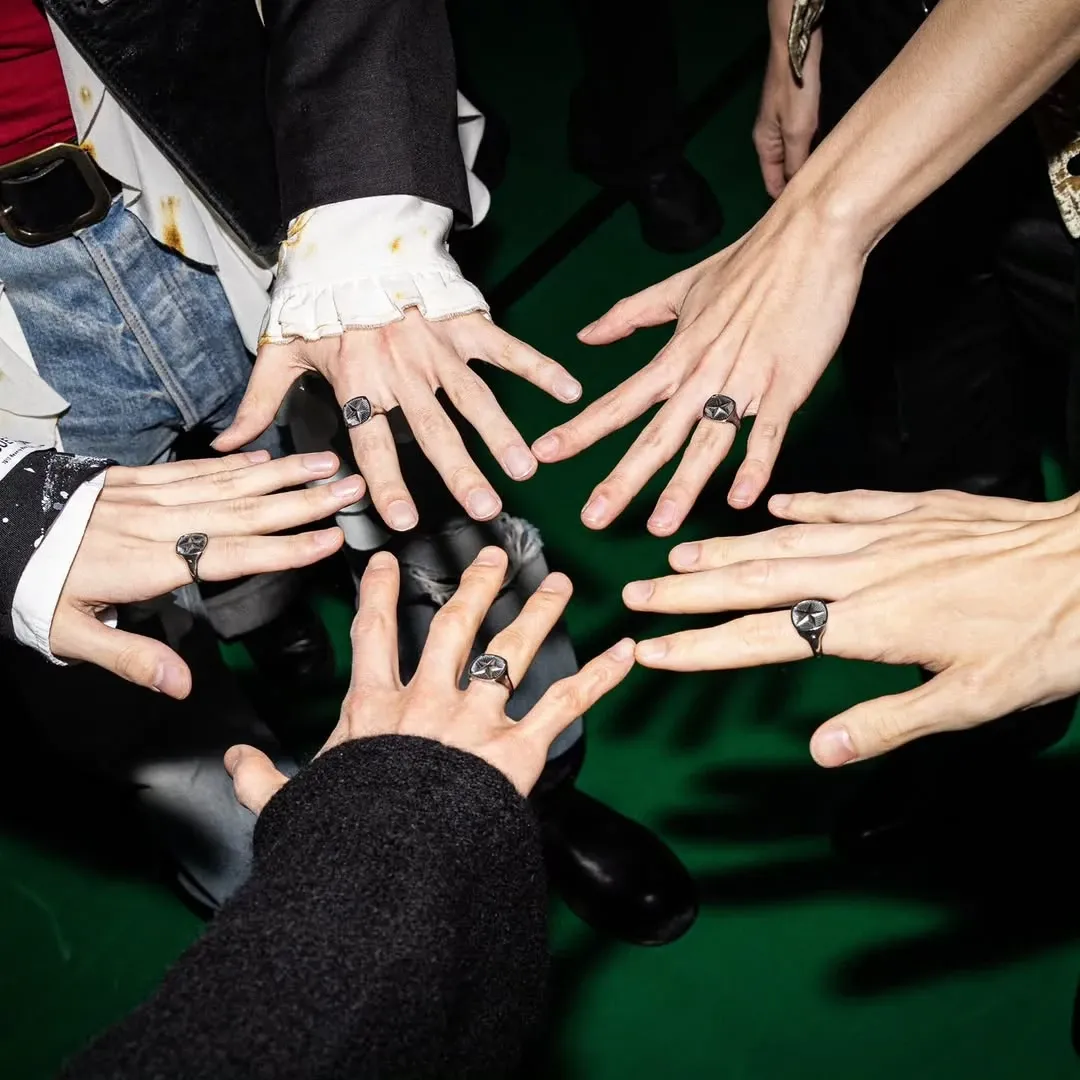 TOMORROW X TOGETHERの舞台裏ショット