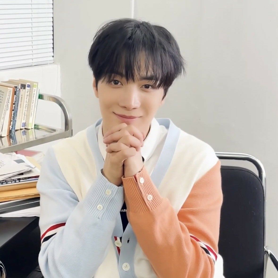 Behind-the-scenes cut of Kim Jonghyeon