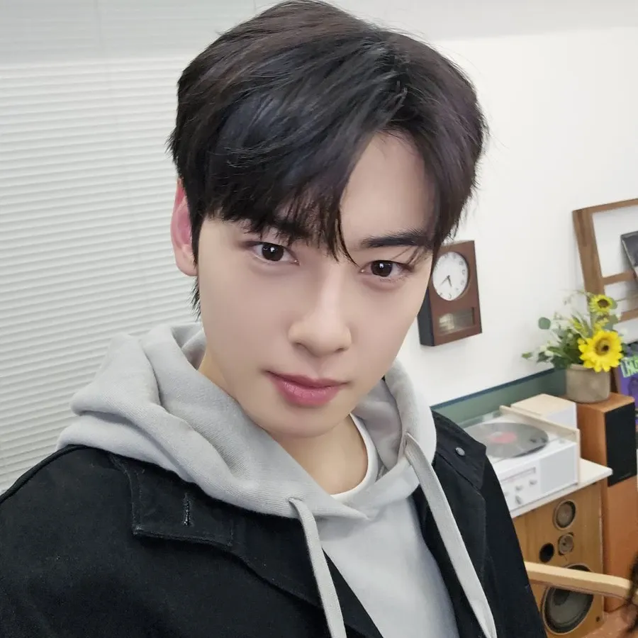 Recent activity shot of Eunwoo (ASTRO)