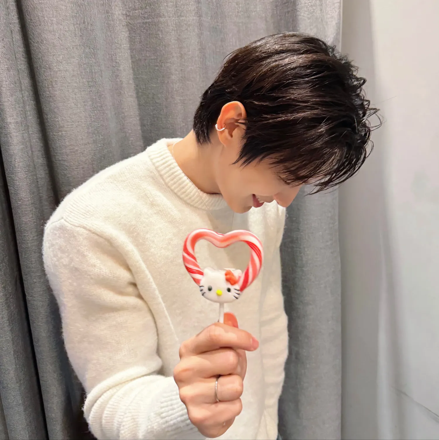 Behind-the-scenes cut of Steven (AHOF)