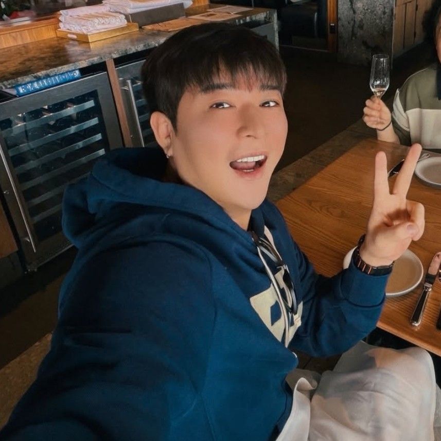 Latest photo of Shindong (Super Junior)