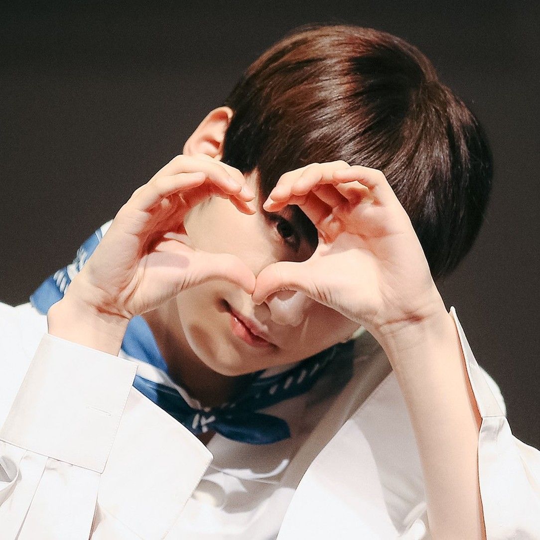 A moment captured by Lee Know (Stray Kids)'s fan