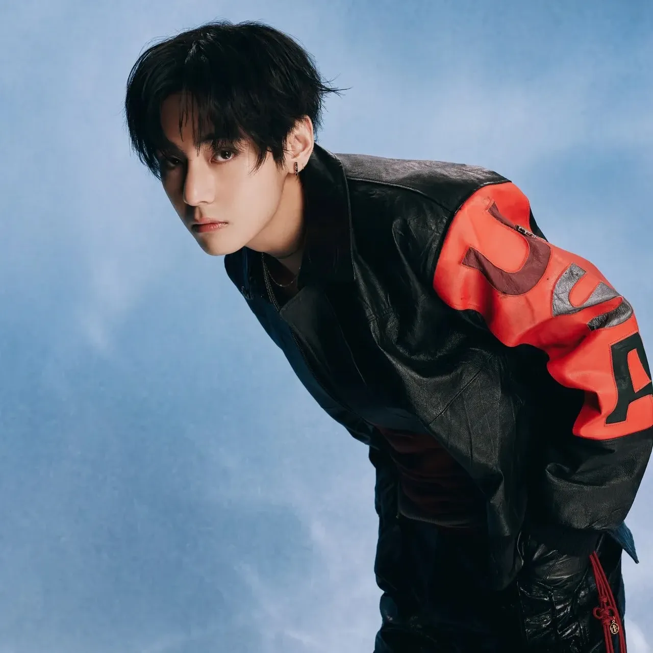 뷔 (방탄소년단)의 비하인드 컷