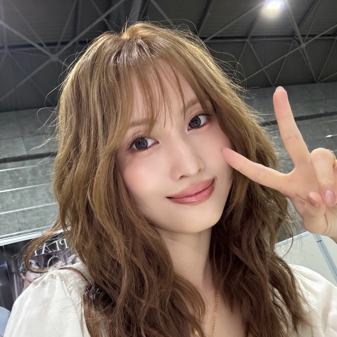 Foto aktivitas terbaru Momo (TWICE)