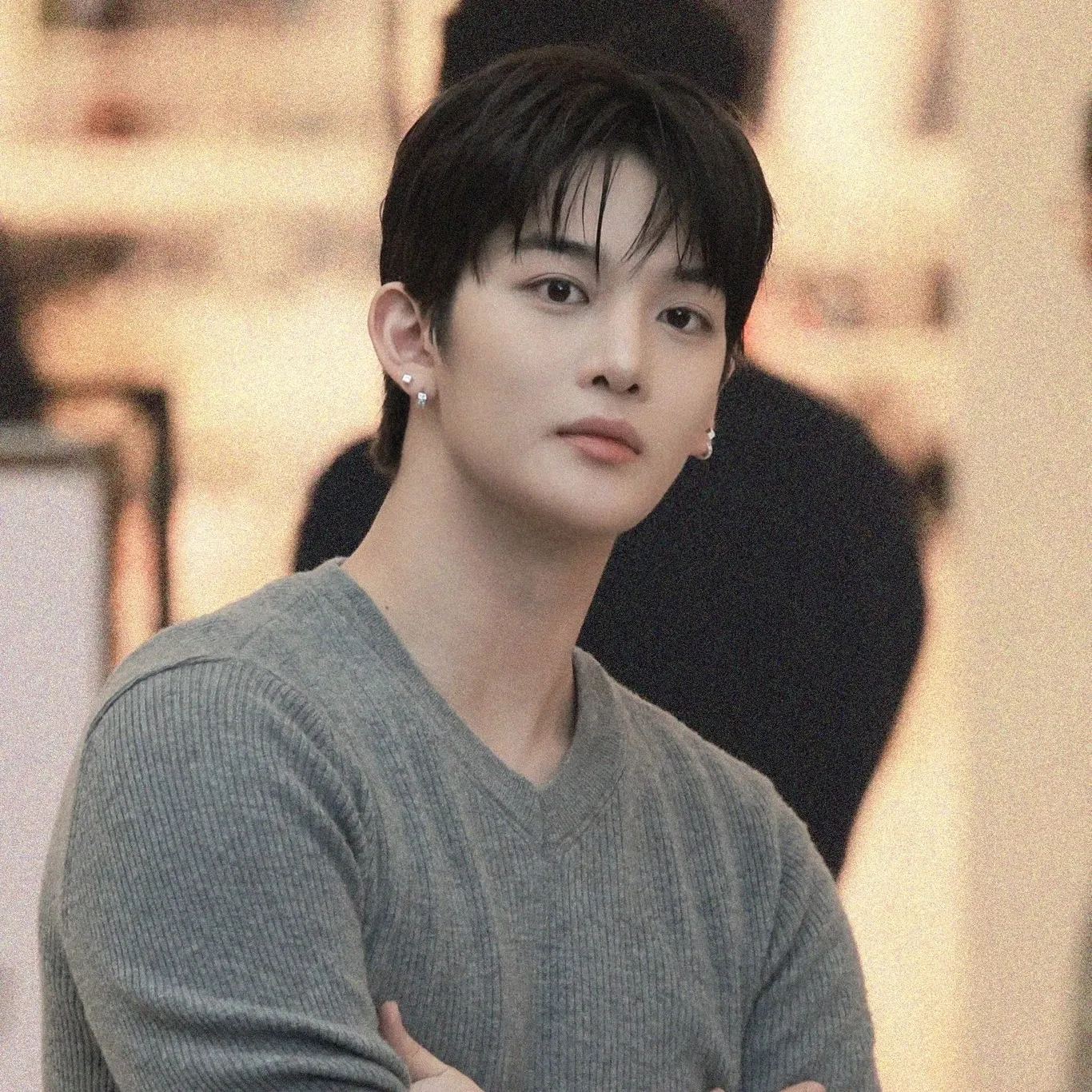 ペ・ジニョンの最近の活動写真