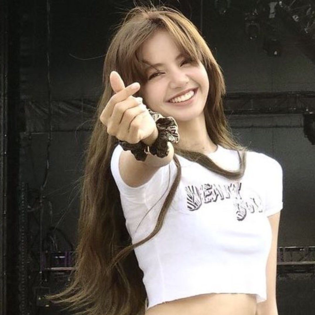 Foto terbaru Lisa (BLACKPINK)