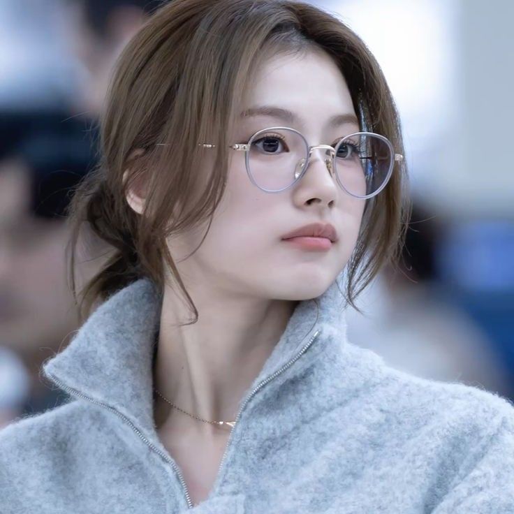 사나 (TWICE)의 최신 사진