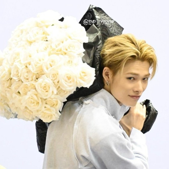 Foto aktivitas terbaru NI-KI (ENHYPEN)